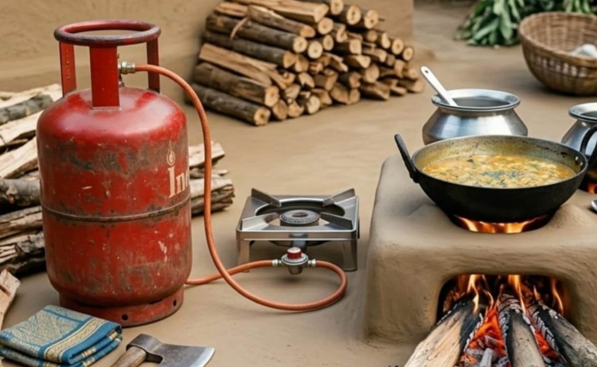 क्&zwj;या 14.2 किलो वाले सिलेंडर में अब 10 किलो गैस ही मिलेगी? सरकार ने बताया अफवाह, एक गुड न्&zwj;यूज भी दी