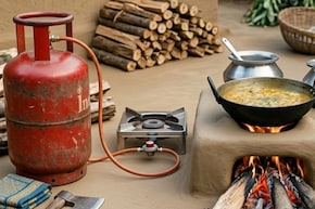 क्&zwj;या 14.2 किलो वाले सिलेंडर में अब 10 किलो गैस ही मिलेगी? सरकार ने बताया अफवाह, एक गुड न्&zwj;यूज भी दी