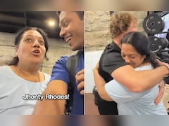 बेटे ने मां को दिया ज़िंदगी का सबसे बड़ा सरप्राइज, सामने लाकर खड़ा कर दिया उनके बचपन का क्रश और फिर जो हुआ...