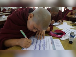 300 बच्चों को तिब्बती भाषा पढ़ाई, तो चीन ने तिब्बती भिक्षु पालडेन येशे को 6 साल के लिए भेजा जेल