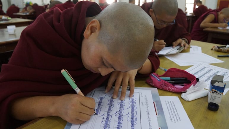 300 बच्चों को तिब्बती भाषा पढ़ाई, तो चीन ने तिब्बती भिक्षु पालडेन येशे को 6 साल के लिए भेजा जेल