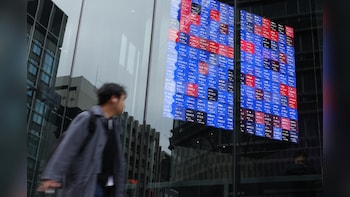 Stocks Slide, Oil Advances As Iran War Extends: Markets Wrap