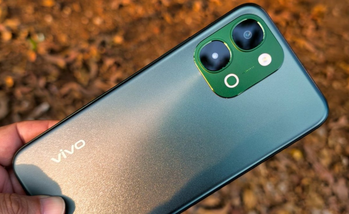 7,200mAh बैटरी और 50MP कैमरा के साथ लॉन्च हुआ Vivo T5x 5G, कीमत जानकर खुश हो जाएंगे