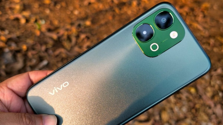 7,200mAh बैटरी और 50MP कैमरा के साथ लॉन्च हुआ Vivo T5x 5G, कीमत जानकर खुश हो जाएंगे