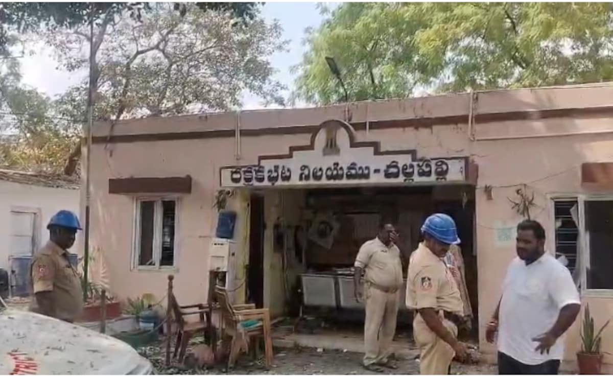 3 Injured At Andhra Police Station While Loading Seized Fireworks