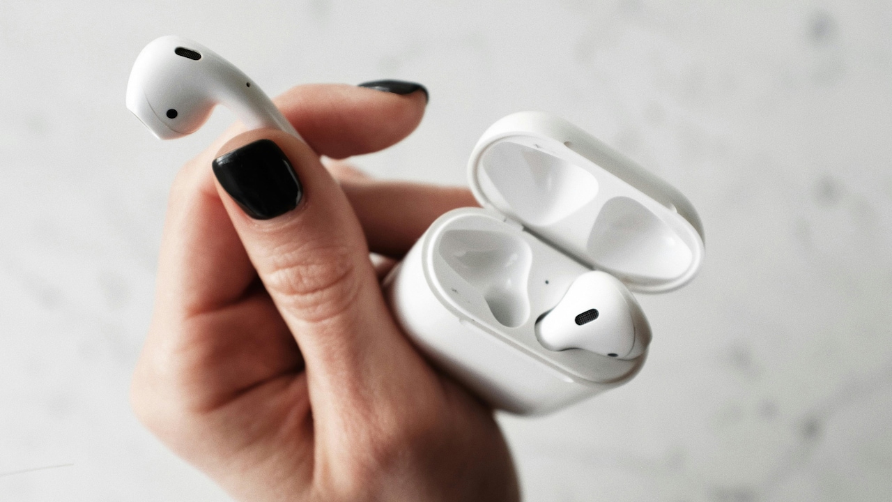 Explore Affordable Noise-Cancelling Earphones Under ₹2,000 On Flipkart