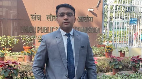 Success Story: ड्राइवर का बेटा बना IPS, 20 परीक्षाओं में फेल होने के बाद मिली सफलता, जानिए विवेक यादव की कहानी