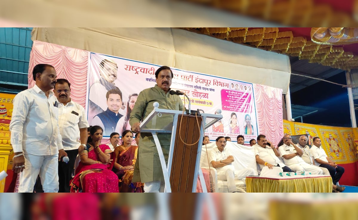 रायगढ़ में NCP के बैनर से कैसे गायब सुनेत्रा और अजित पवार की फोटो, कहीं ये पार्टी के अंदर कुछ खींचतान तो नहीं?