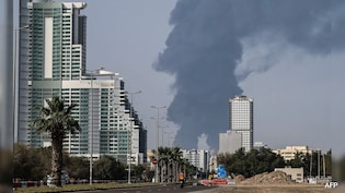 यूएई ने भ्रामक सोशल मीडिया पोस्ट करने पर 19 भारतीयों सहित 35 लोगों की गिरफ्तारी का आदेश