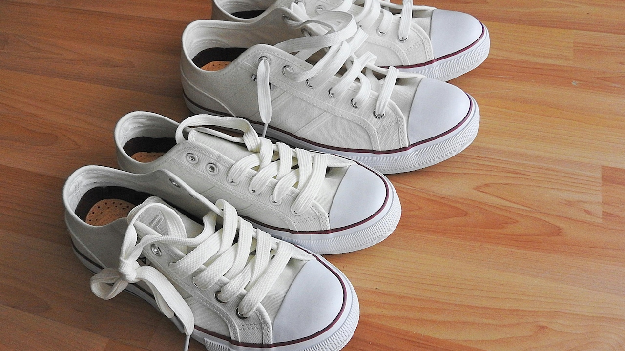 10 Best Minimal White Sneakers for Women That Go With Every Outfit