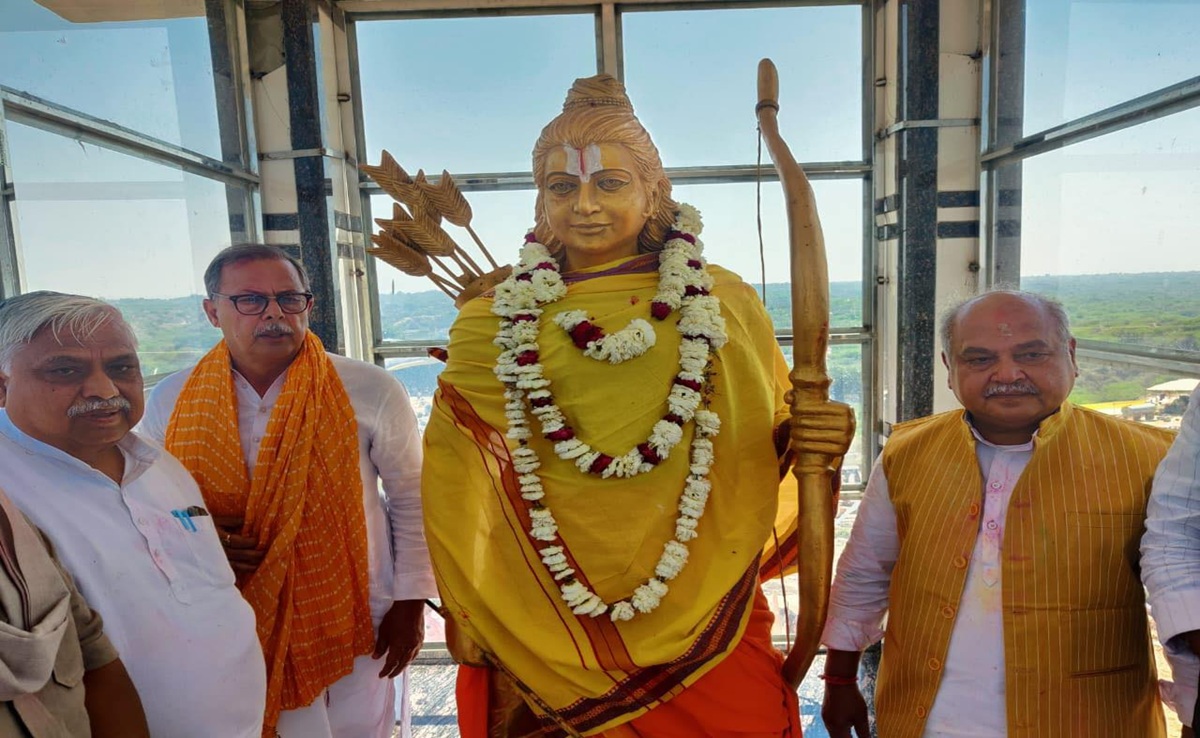 MP Politics: 2028 में कांग्रेस की सरकार बनने के बाद माला और साफा पहनेंगे 'राहुल' भैया; देखिए संकल्प का वीडियो