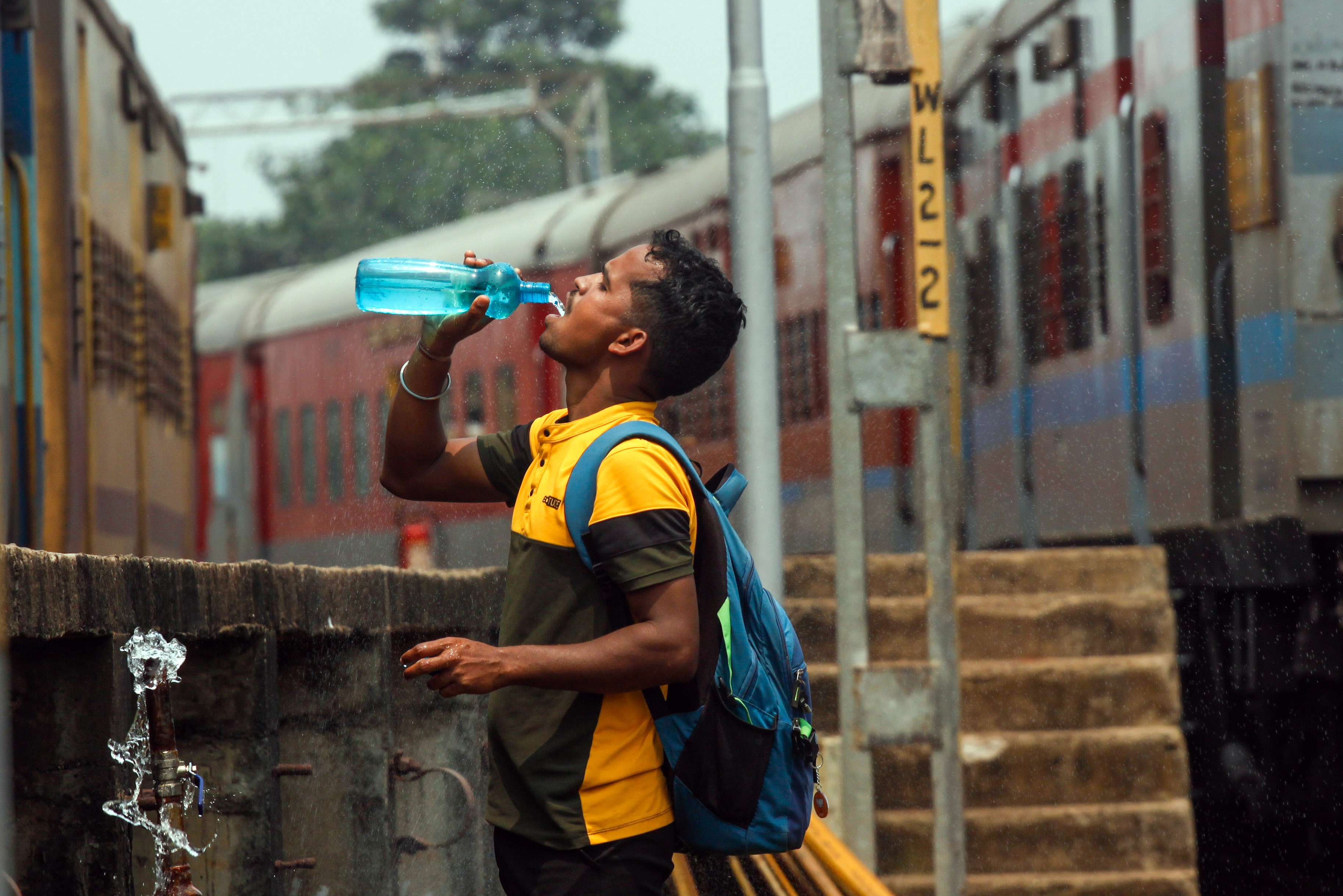 उत्तर भारत में गर्मी ने निकाला दम, हिमाचल में पहाड़ों पर बर्फबारी, IMD ने बताया- आगे कैसा रहेगा मौसम