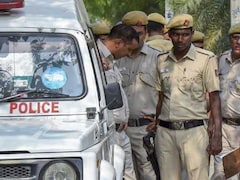 ड्रग्स तस्करी का छापा मारने गई थी दिल्ली पुलिस, खुद के ही डिपार्टमेंट का हो गया भंडाफोड़