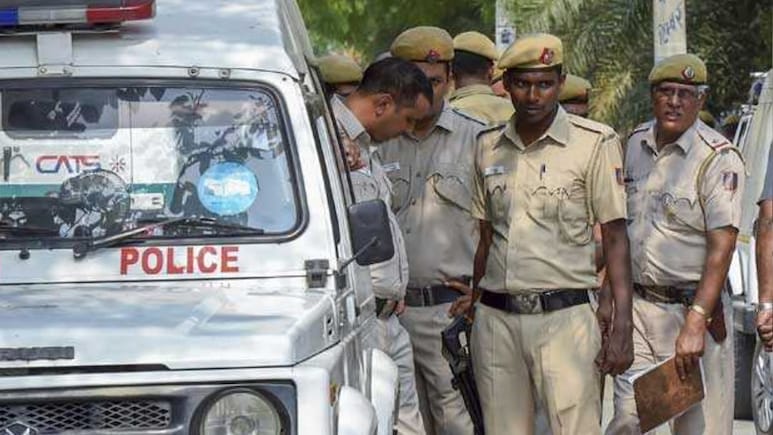 दिल्ली में हथियार सप्लाई करने वाले सिंडिकेट का भंडाफोड़, 26 पिस्टल के साथ 6 तस्कर गिरफ्तार
