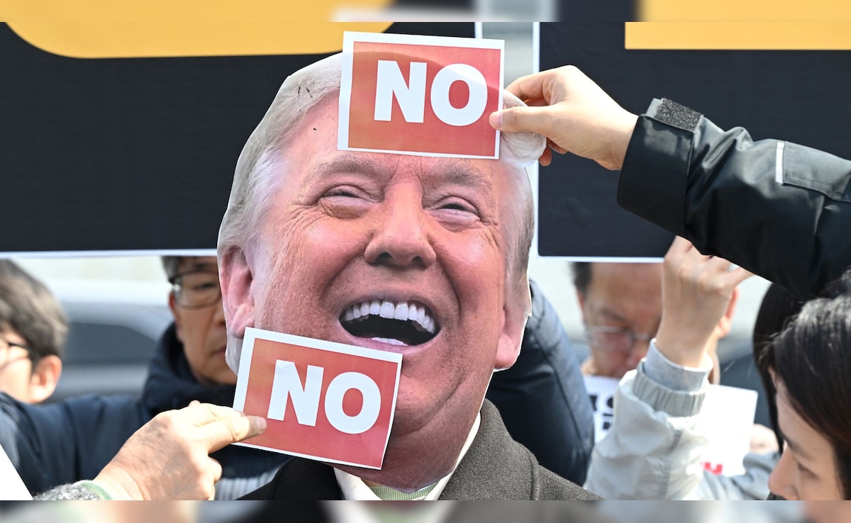 अमेरिकी जनता के बीच ट्रंप की रेटिंग गर्त में पहुंची, ईरान जंग और महंगा तेल कहीं राजनीति न खा जाए