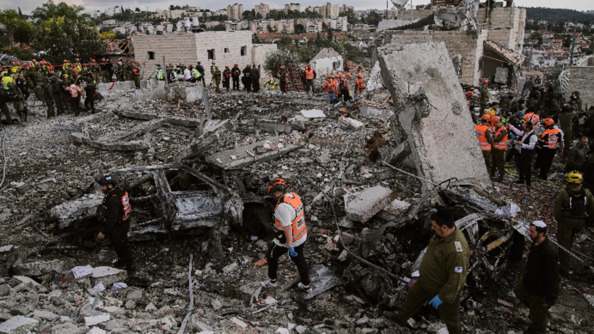 मिडिल ईस्ट में 'कयामत' के 7 दिन, हर 3 मिनट में गिर रही मिसाइल, ईरान के काउंटर अटैक से अरब देशों में हाहाकार