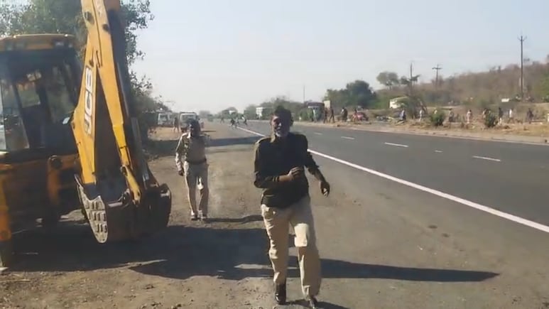 MP के धार में अतिक्रमण हटाने गई टीम पर पथराव; TI और महिला पुलिसकर्मी घायल