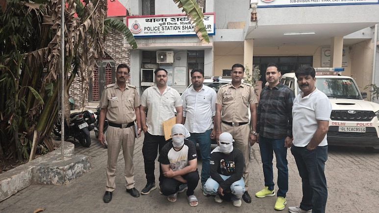 ट्रेडिंग में डूबे पैसे तो बेटे ने ही साफ कर दी पिता की अलमारी, सीसीटीवी से सच आया सामने, 2 गिरफ्तार