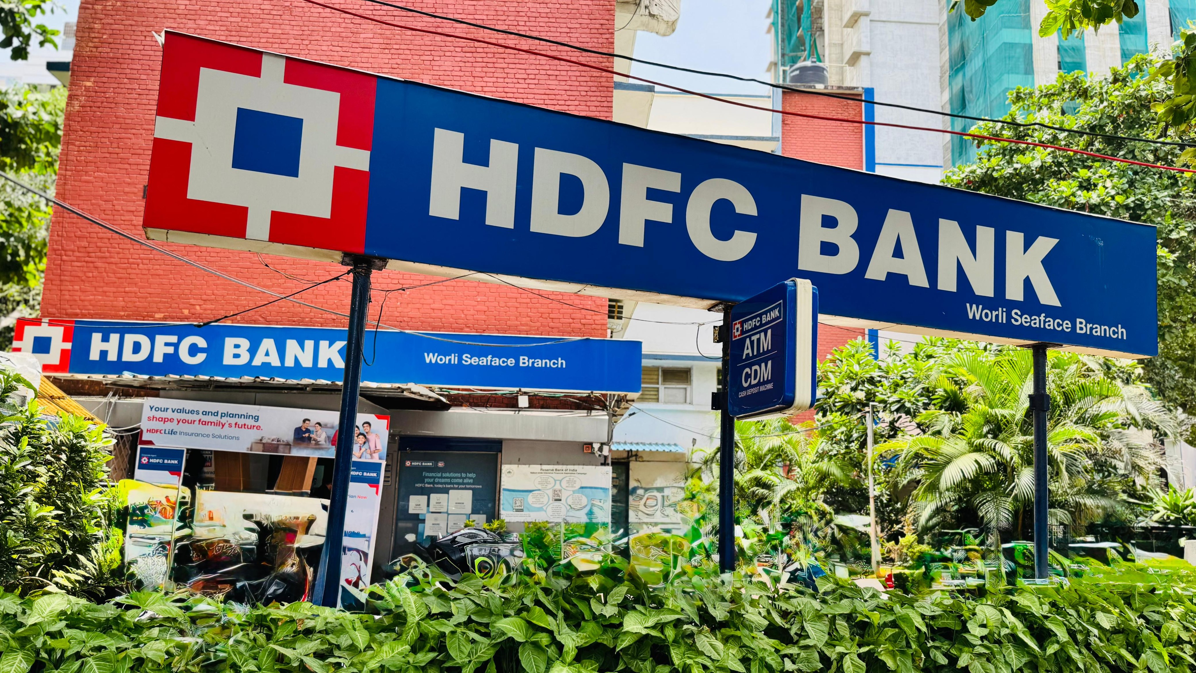 HDFC Bank Target Price Cut: Atanu's Exit An 'Overhang', Says HSBC — Should You Buy, Sell, Or Hold?