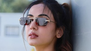 दुबई से भारत लौटीं जन्नत एक्ट्रेस सोनल चौहान, सोशल मीडिया पर लिखी डरावनी रातों की सच्चाई