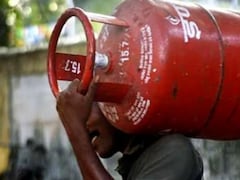 LPG Price Today: गैस संकट के बीच दिल्ली से लेकर मुंबई तक आज क्या हैं LPG सिलेंडर के दाम? फटाफट करें चेक