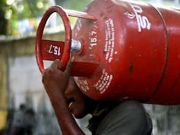 LPG Price Today: गैस संकट के बीच दिल्ली से लेकर मुंबई तक आज क्या हैं LPG सिलेंडर के दाम? फटाफट करें चेक