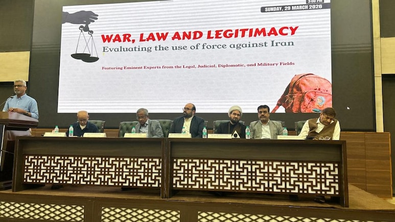 ईरान युद्ध के बीच दिल्ली में सेमिनार, वकील-फौजी-प्रोफेसर सबने कहा- अमेरिका की कार्रवाई गलत