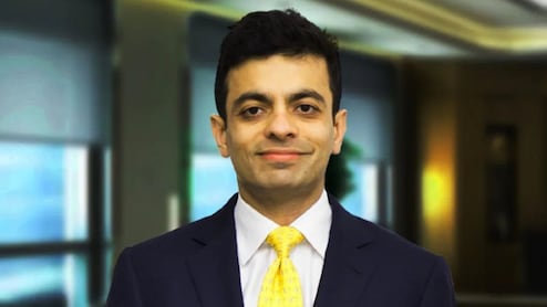 युद्धाच्या सावटात 'अरब' कंपनीचा भारतावर मोठा डाव! तब्बल 8800 कोटी खर्चून 'या' कंपनीत गुंतवणूक