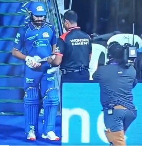 IPL 2026: 'आप कुछ नहीं जानते', चेकिंग में 'बैट गेज' में फंसा रोहित का बल्ला, जवाब हुआ वायरल