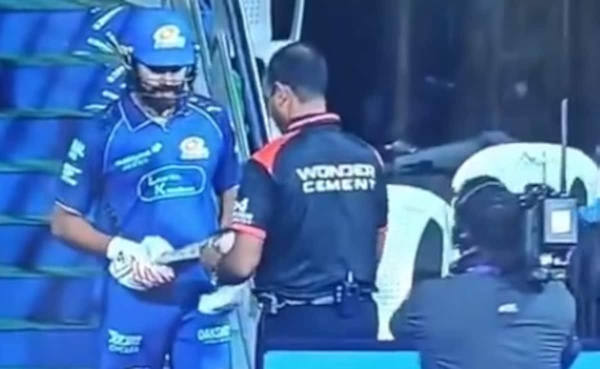IPL 2026: आप कुछ नहीं जानते, चेकिंग में बैट गेज में फंसा रोहित का बल्ला, जवाब हुआ वायरल