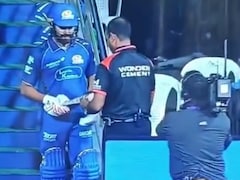 IPL 2026: आप कुछ नहीं जानते, चेकिंग में बैट गेज में फंसा रोहित का बल्ला, जवाब हुआ वायरल