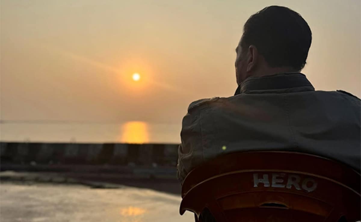 शाहरुख-सलमान-आमिर को छोड़ा पीछे, 55 पार के ये तीन सितारे बने बॉलीवुड के सबसे बिजी एक्टर, पहले नंबर पर है 69 साल का 'गबरू'