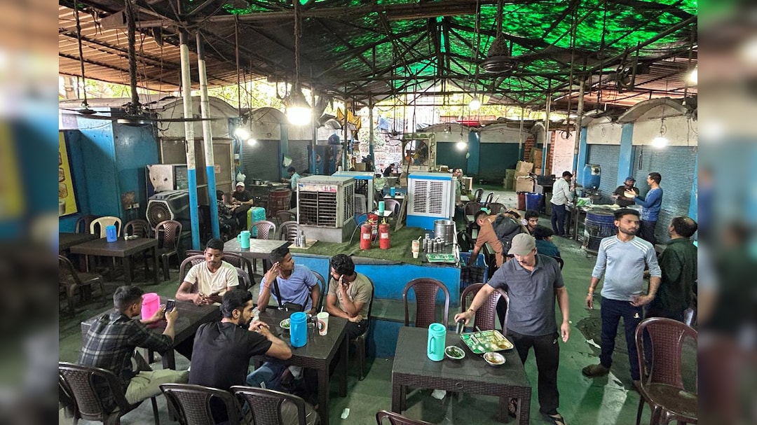 An eatery at the Kashmiri Gate bus terminus in New Delhi.