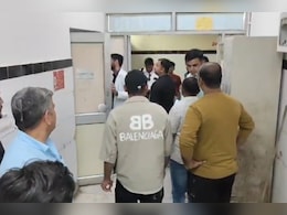 लव स्टोरी का खूनी अंजाम, प्रेमिका के घरवालों ने कुल्हाड़ी से किया वार, जिंदगी-मौत की जंग लड़ा रहा प्रेमी