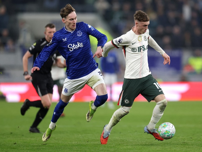 Liverpool, Chelsea Slip Up In Champions League Race