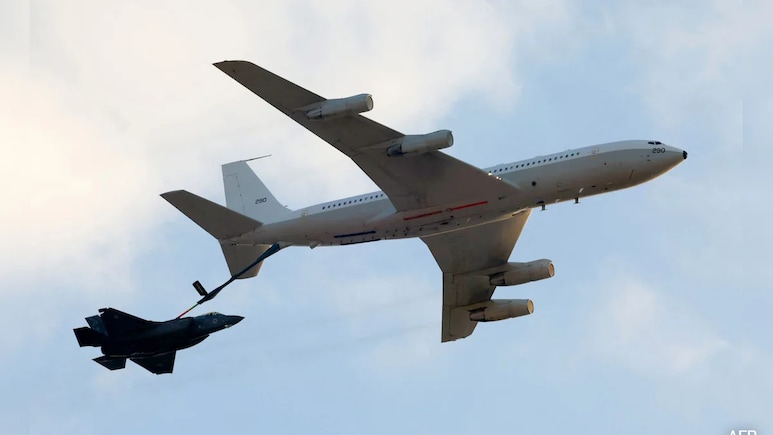 अमेरिकी सेना ने माना- इराक में उसके ईंधन भरने वाले विमान KC-135 में सवार सभी 6 वायुसैनिकों की मौत हो गई