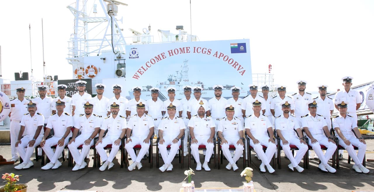 ICGS Apurva: ओखा पोर्ट पर ICGS Apurva ICGS Apurva: ओखा पोर्ट पर ICGS Apurva