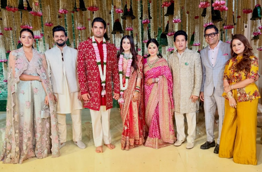 Arjun Tendulkar Saaniya Chandhok Wedding Live Update : अर्जुन तेंदुलकर और सानिया चंडोक की शादी की पहली तस्वीर आई सामने, देखें Photos