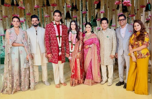 Arjun Tendulkar Saaniya Chandhok Wedding Live Update : अर्जुन तेंदुलकर और सानिया चंडोक की शादी की पहली तस्वीर आई सामने, देखें Photos