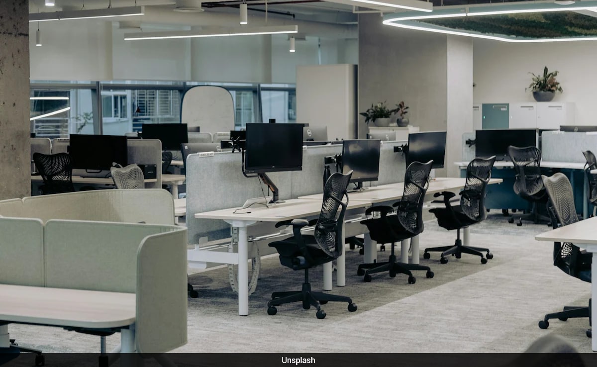 Empty Office At 4:30 pm: Indian Techie Highlights Sweden's Work Culture