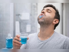 क्या माउथवॉश और दांत चमकाने वाले प्रोडक्ट्स का रोजाना इस्तेमाल करना सेफ है?  डेंटिस्ट से जानें...