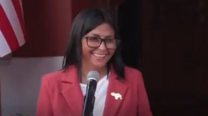 वेनेजुएला वाले मादुरो जेल में और उनकी 'खास' कर रहीं अमेरिका से डील पर डील, निशाने पर चीन