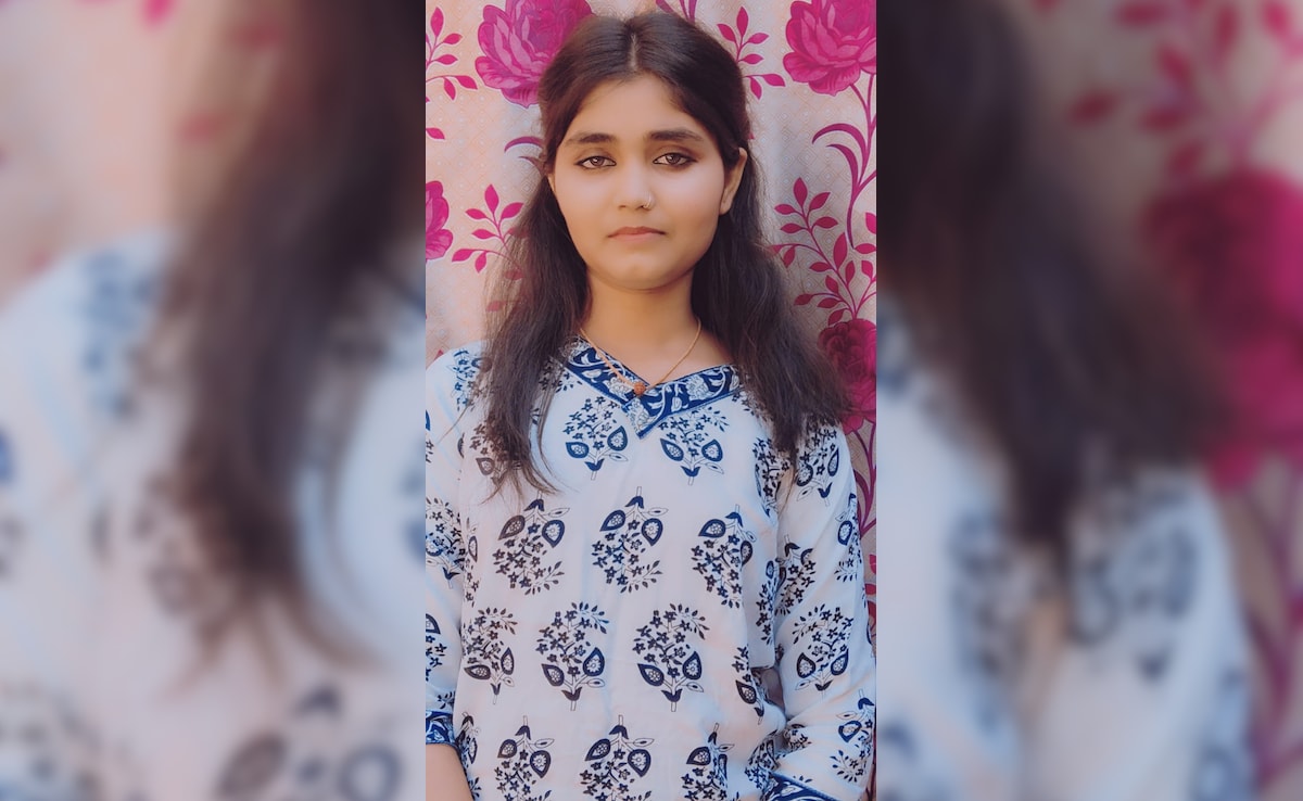 मवेशी चराते दादा और फैक्ट्री में काम करते पिता, पोती अनुपा ने बिहार बोर्ड में टॉप कर बदल दी परिवार की तकदीर