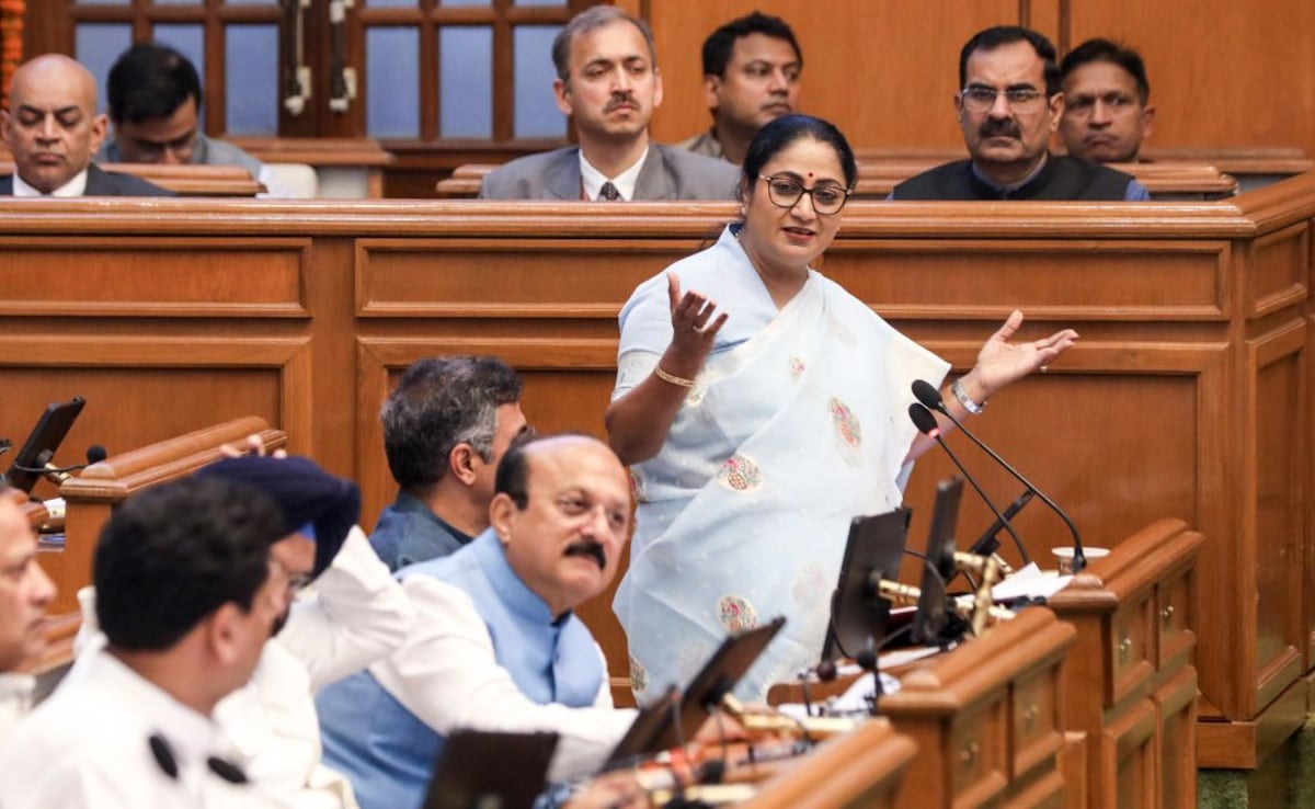 Delhi Budget Session Highlights: शिक्षा के लिए 19148 करोड़, बहनों को 2500 रुपये महीने... दिल्&zwj;ली के बजट में किसको क्&zwj;या मिला, जानें सबकुछ