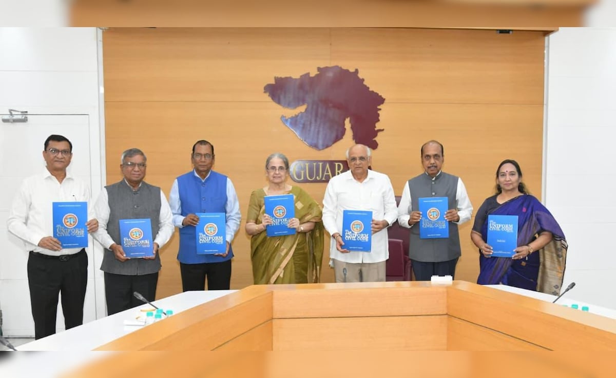 गुजरात में UCC की दिशा में बड़ा कदम, जस्टिस देसाई समिति ने CM को सौंपी रिपोर्ट
