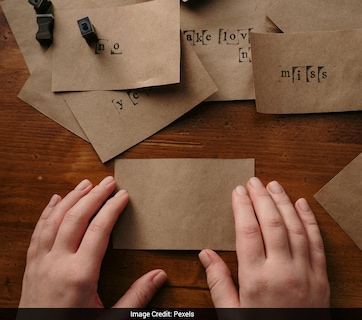 84 साल की महिला को AI से हुआ प्यार! &lsquo;डिजिटल प्रेमी&rsquo; को लिखे लव लेटर, फिर पता चला ये सच, कहानी कर देगी हैरान