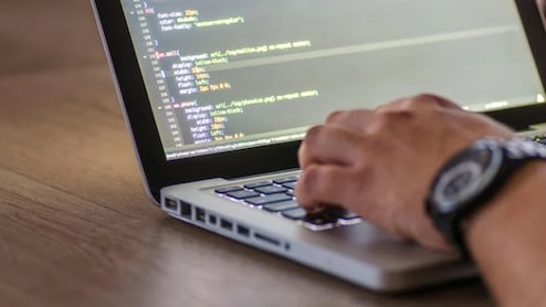 4 साल में 3.5 लाख से 65 लाख पहुंची सैलरी! सॉफ्टवेयर इंजीनियर ने बताया सीक्रेट, सफलता की कहानी वायरल