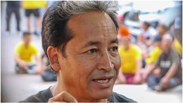 Sonam Wangchuk Bailजोधपुर सेंट्रल जेल से बाहर आए सोनम वांगचुक, 170 दिन बाद खत्म हुई NSA की हिरासत