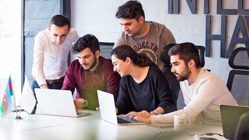 12वीं के बाद करियर कैसे चुनें? AI के दौर में इन स्किल्स और कोर्स की बढ़ रही मांग