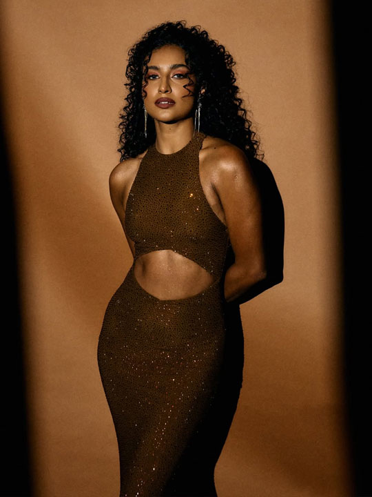 Rida Tharana Oozes Oomph in Bodycon Gown